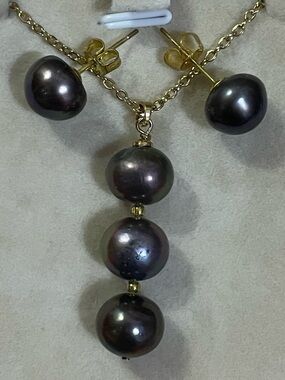 Black South Sea Pearl Necklace & Black South Sea Pearl Stud Earrings